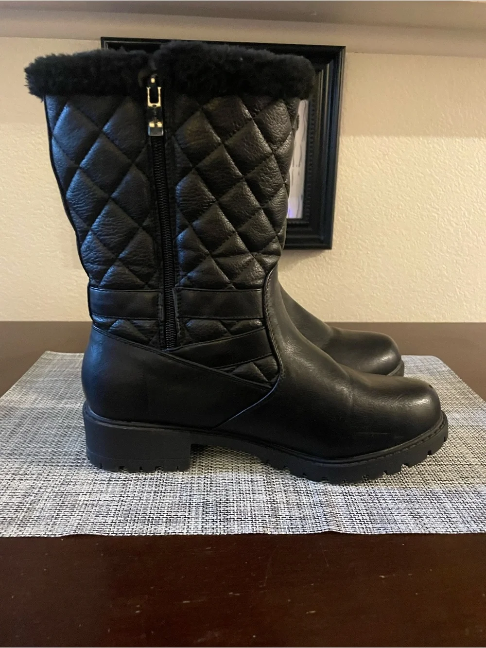 N/A stylish black